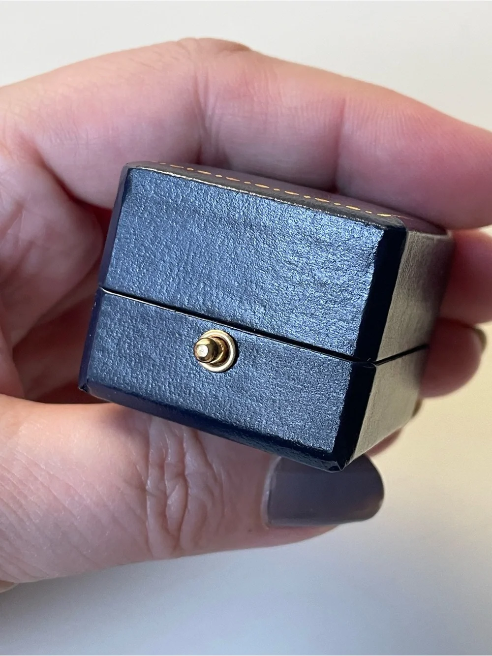Vintage dark blue leather-look ring box